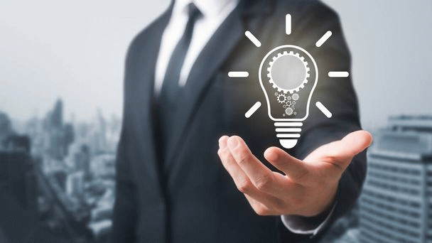 چطور در یک رابطه با فردی که از ابراز احساساتش جلوگیری می‌کند، کنار بیاییم؟