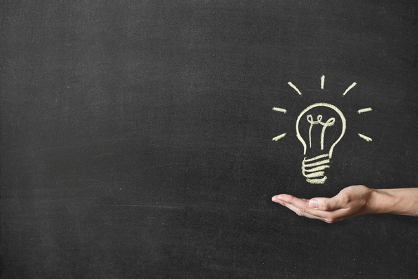 ۱۲ راه آسان برای کسب درآمد با ChatGPT در سال ۱۴۰۴